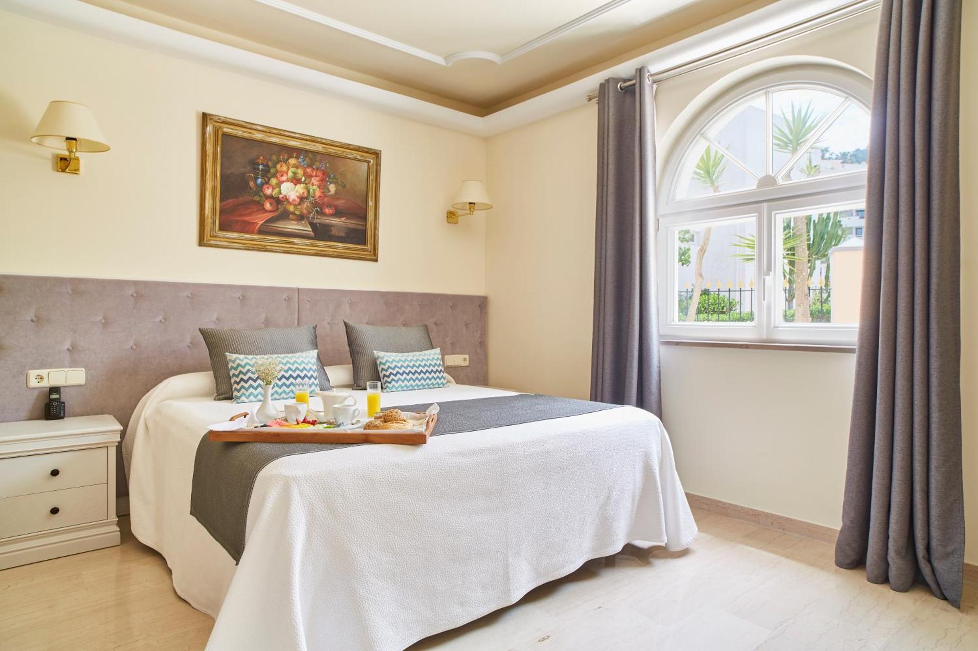 Grand Hotel Palladium Santa Eulalia del Río Santa Eulária des Riu Exterior foto